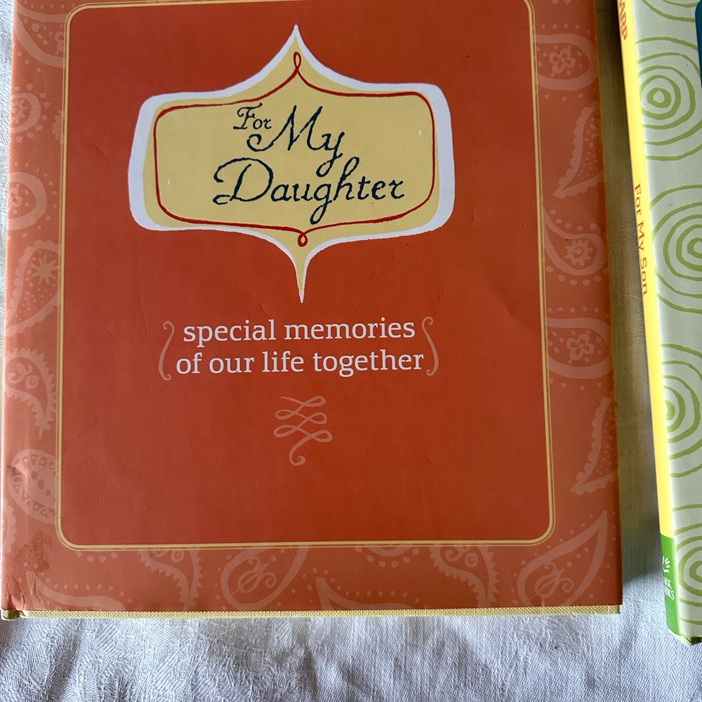 Books - Picture 2 of 9